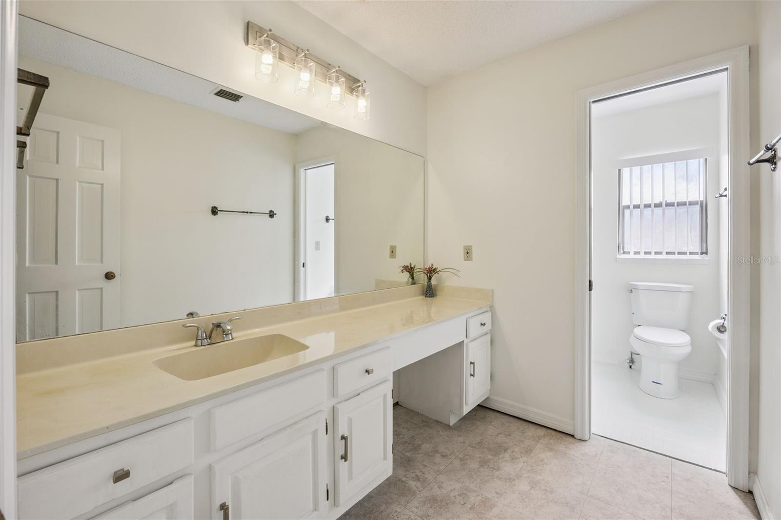 Image 21 of 36 For 1546 Stormway Court