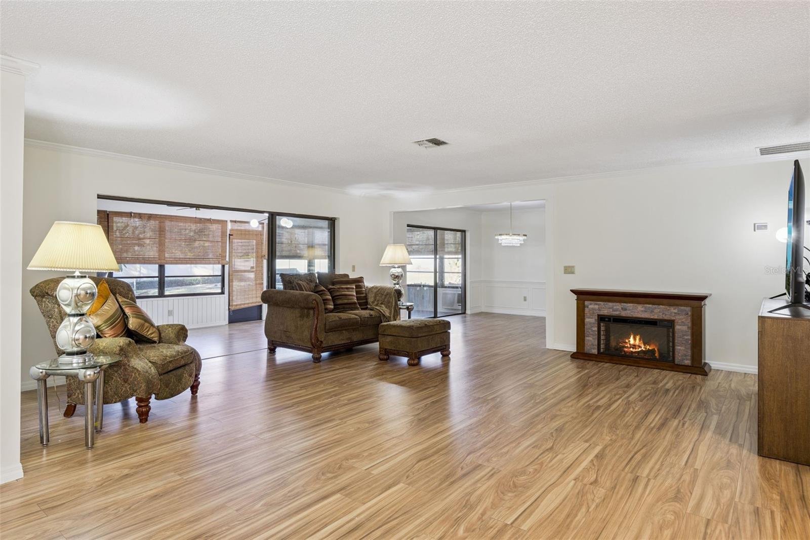 Image 6 of 36 For 1546 Stormway Court