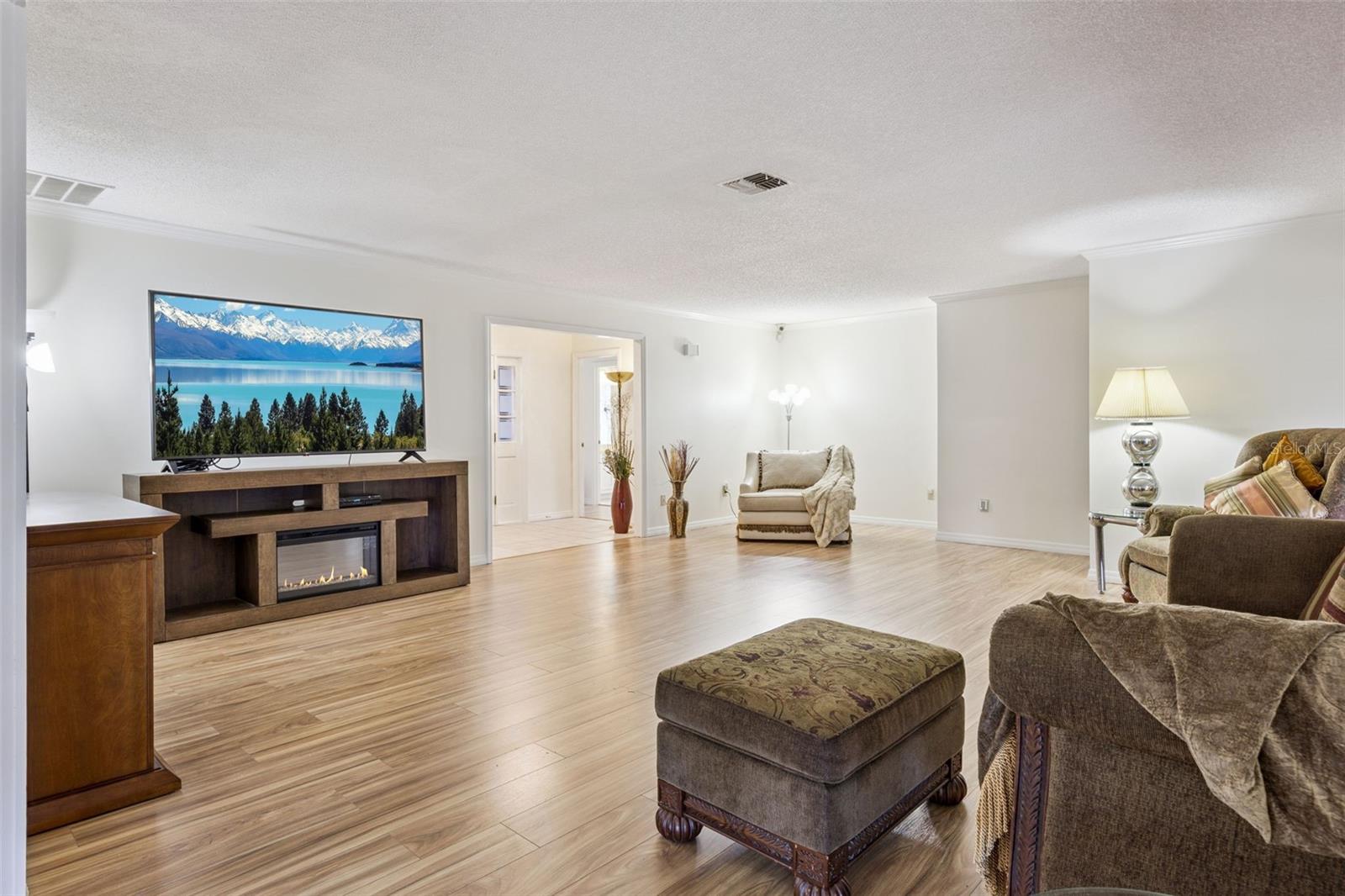 Image 8 of 36 For 1546 Stormway Court