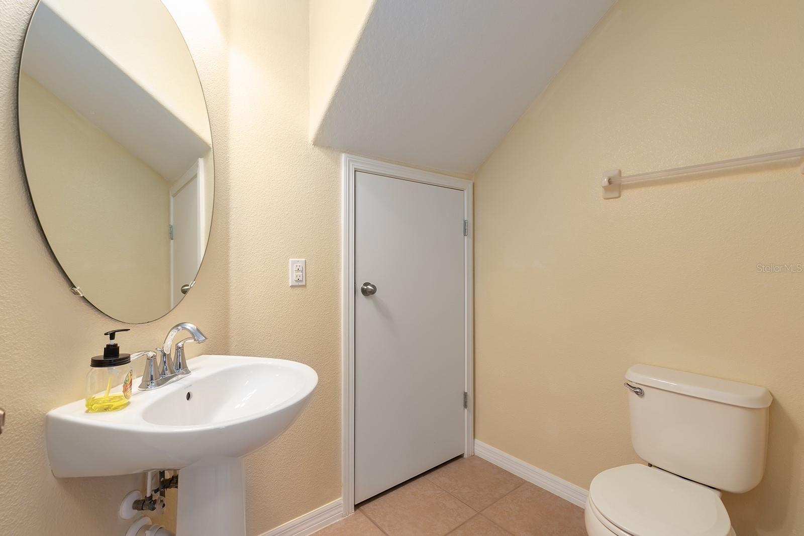 Image 9 of 18 For 427 Carina Circle