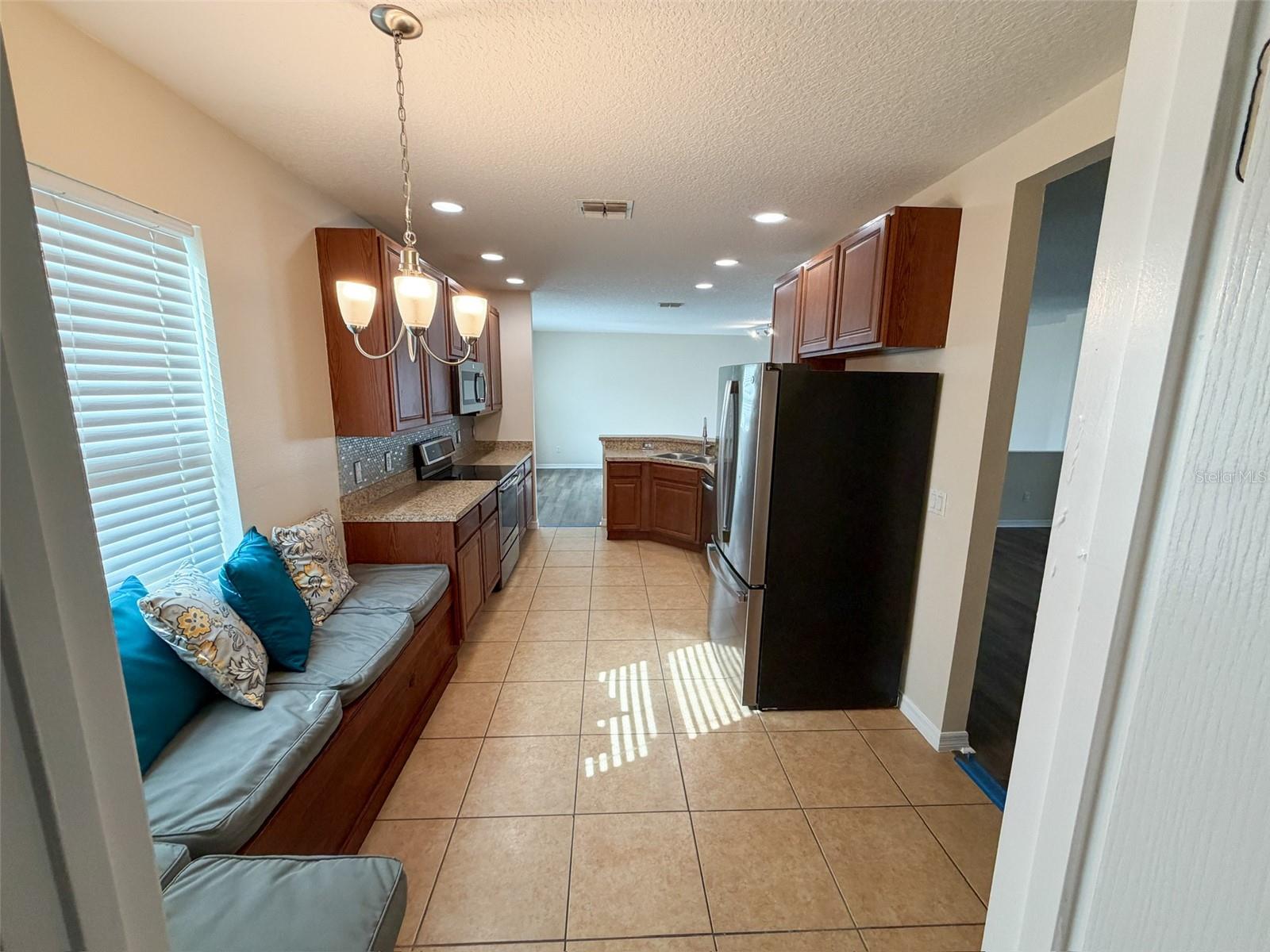 Image 17 of 24 For 2203 Anoka Way