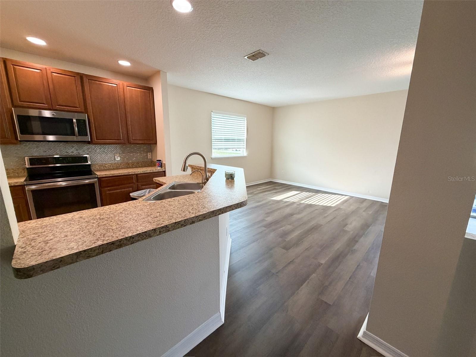 Image 19 of 24 For 2203 Anoka Way