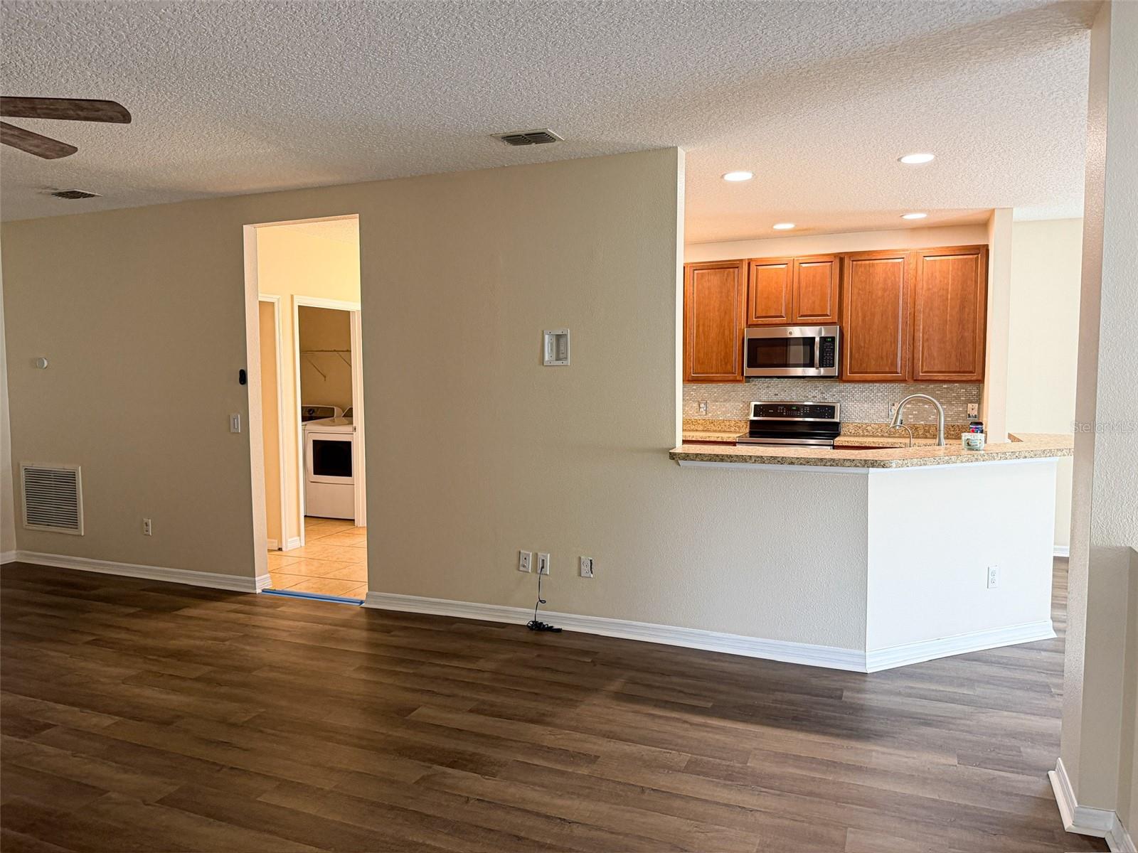 Image 21 of 24 For 2203 Anoka Way