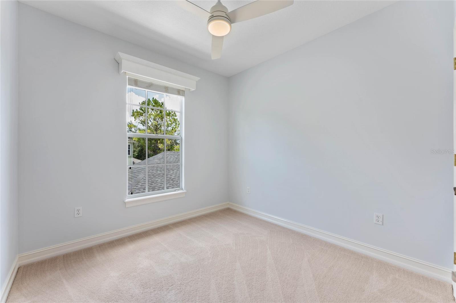 Image 10 of 23 For 915 Greenlawn Street