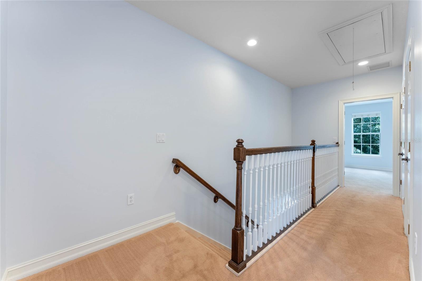 Image 11 of 23 For 915 Greenlawn Street