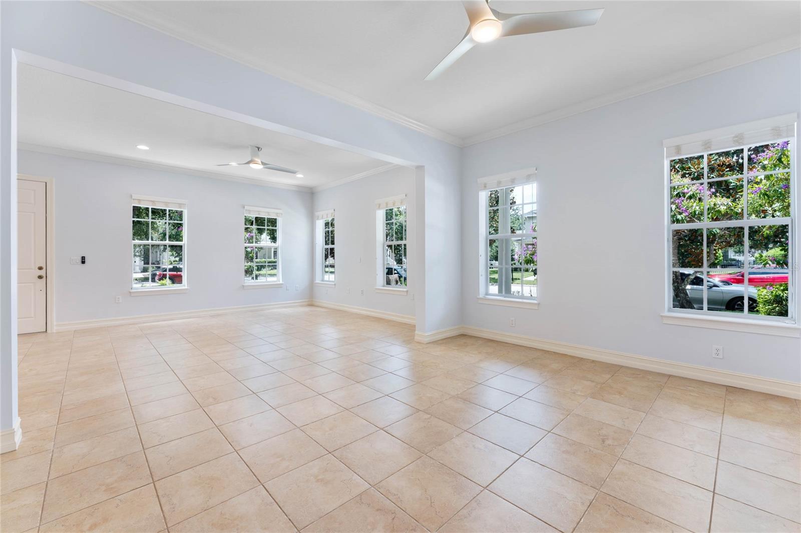 Image 16 of 23 For 915 Greenlawn Street