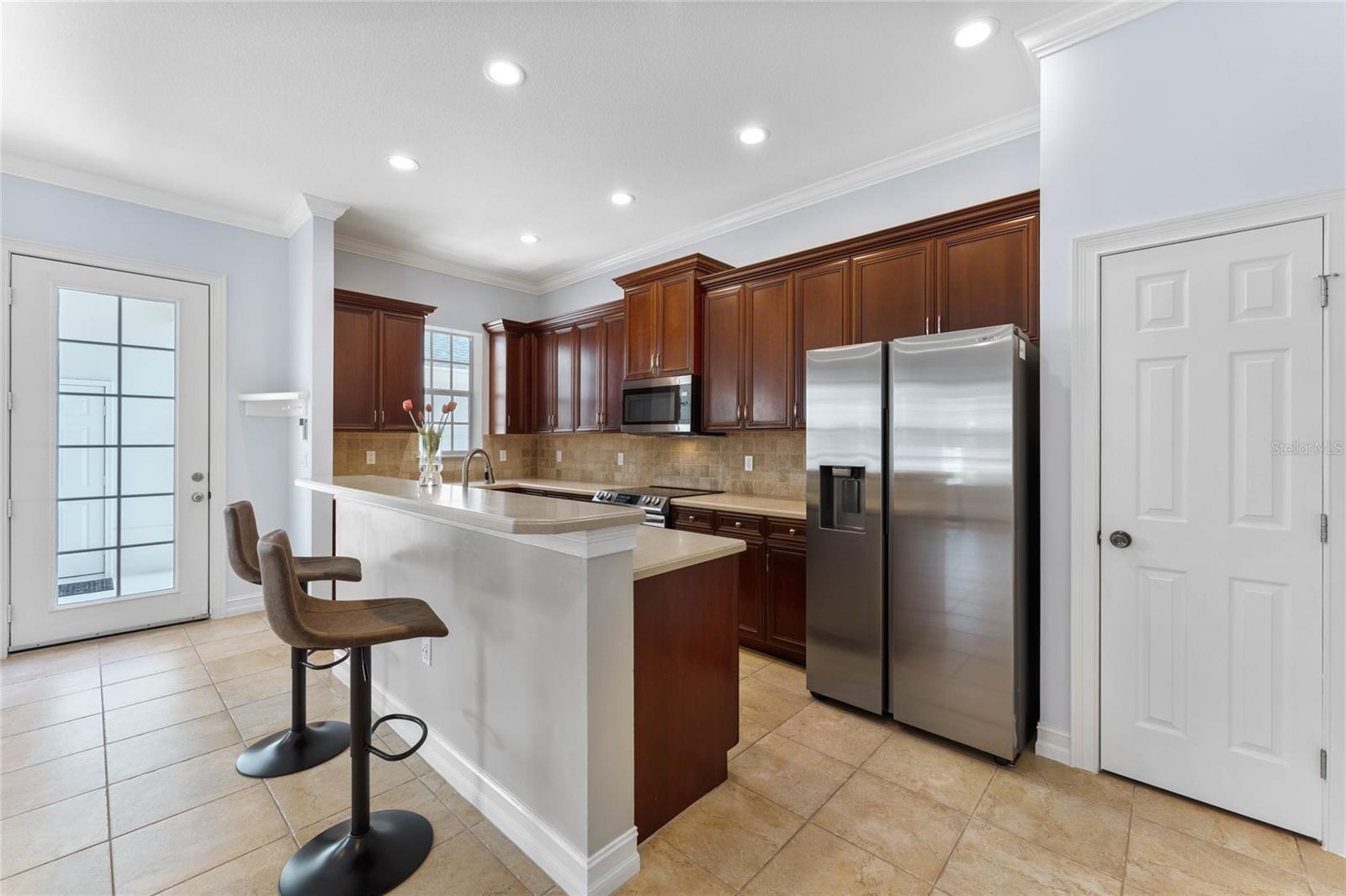 Image 19 of 23 For 915 Greenlawn Street