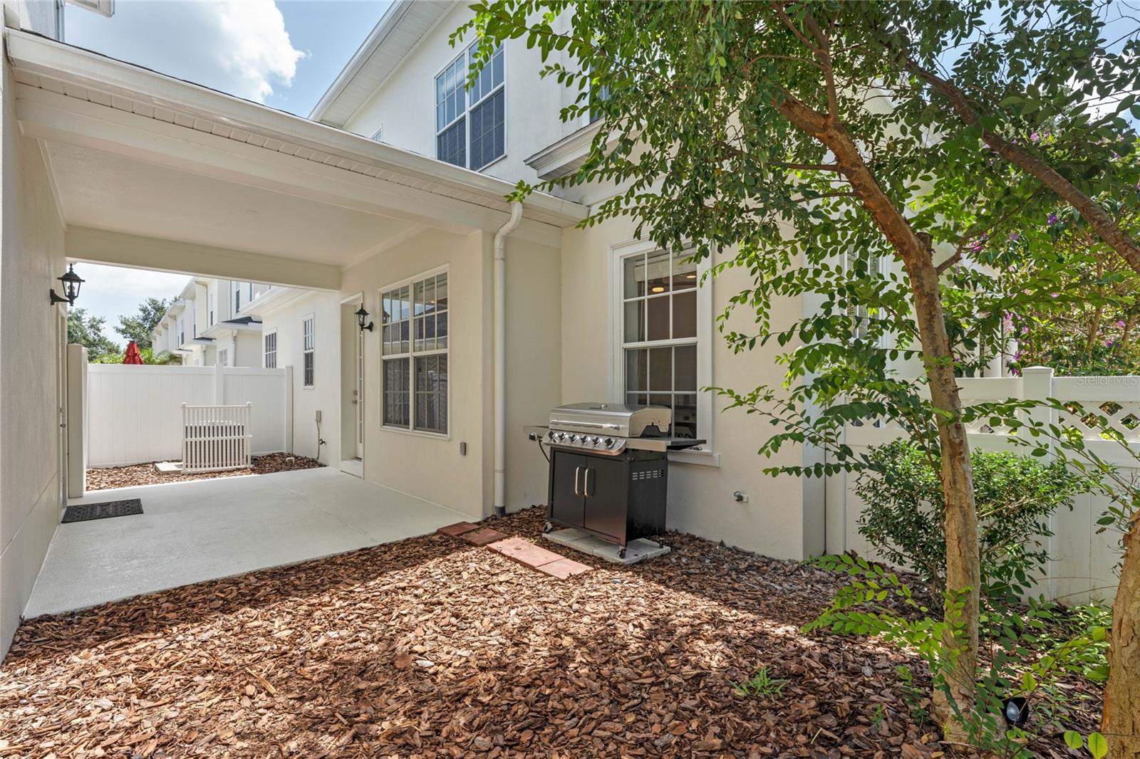 Image 21 of 23 For 915 Greenlawn Street