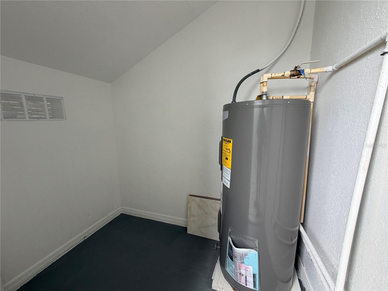 Image 18 of 18 For 2731 Adela Avenue