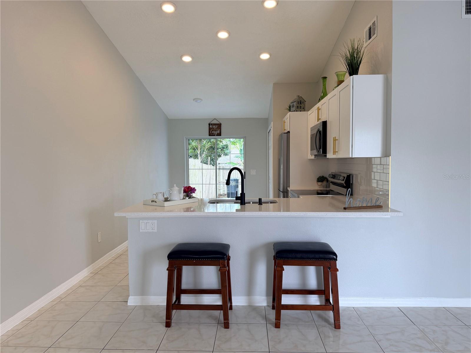 Image 5 of 18 For 2731 Adela Avenue