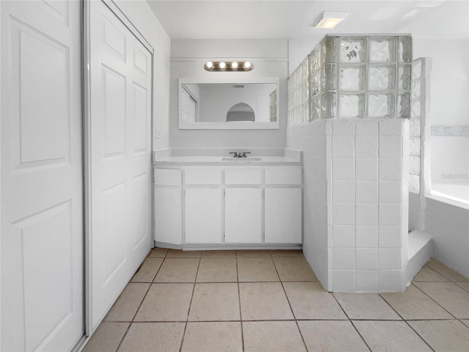 Image 22 of 29 For 510 Margarita Avenue