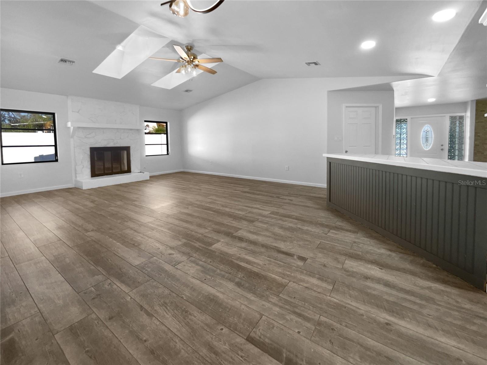 Image 4 of 29 For 510 Margarita Avenue