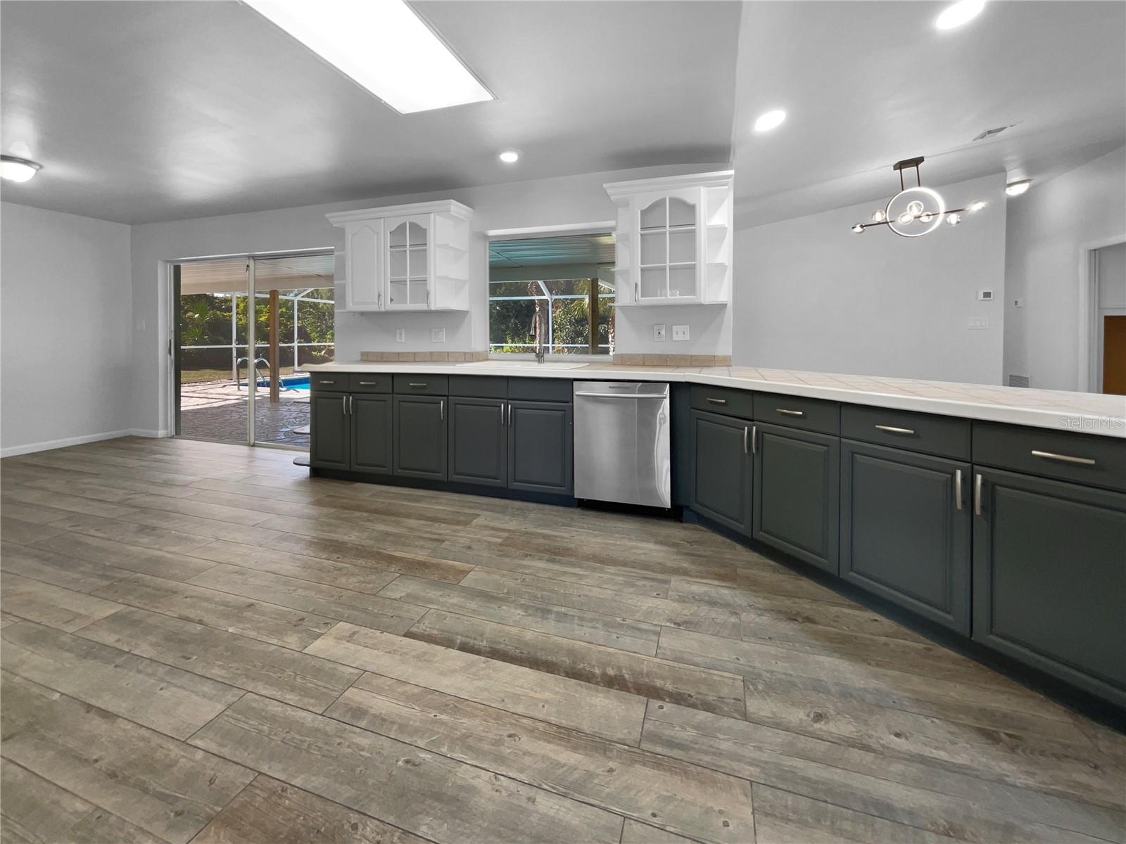 Image 5 of 29 For 510 Margarita Avenue