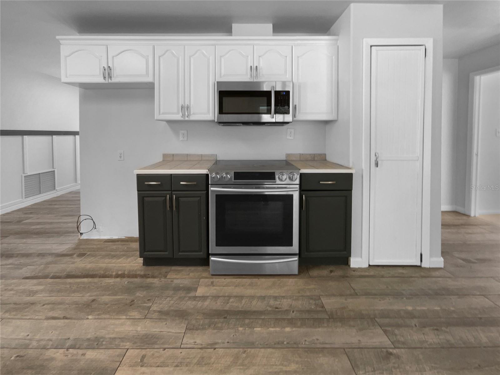 Image 9 of 29 For 510 Margarita Avenue