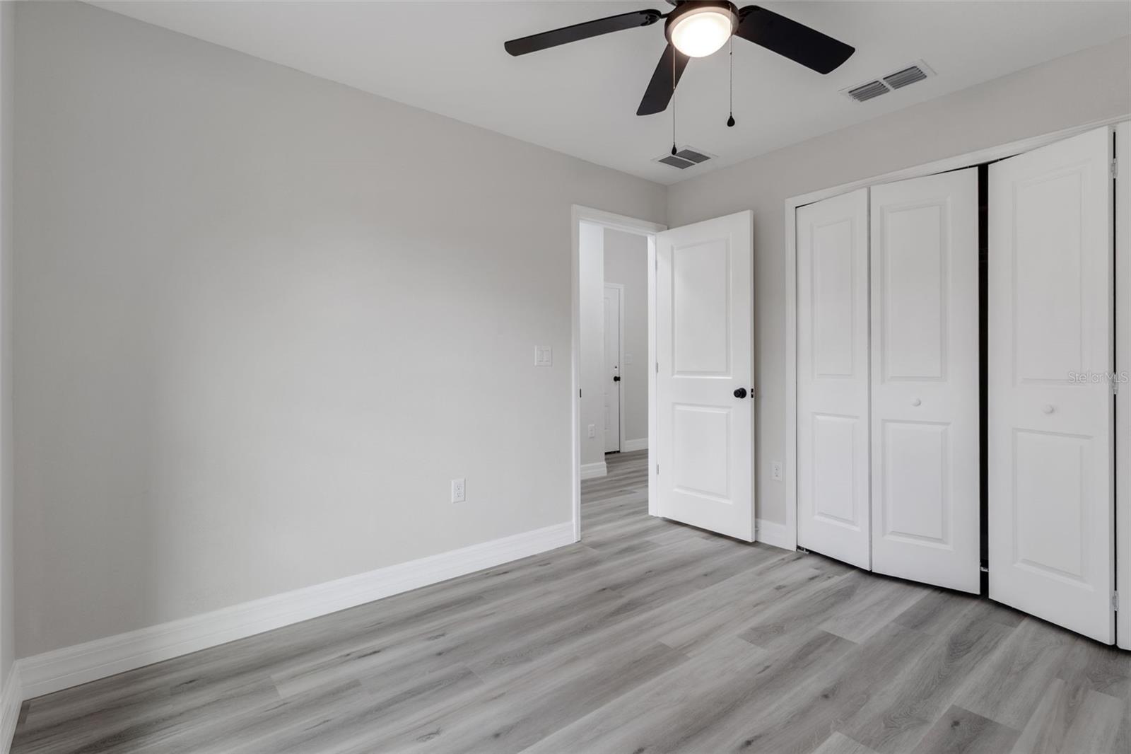 Listing photo id 15 for 43 Croft Ave.