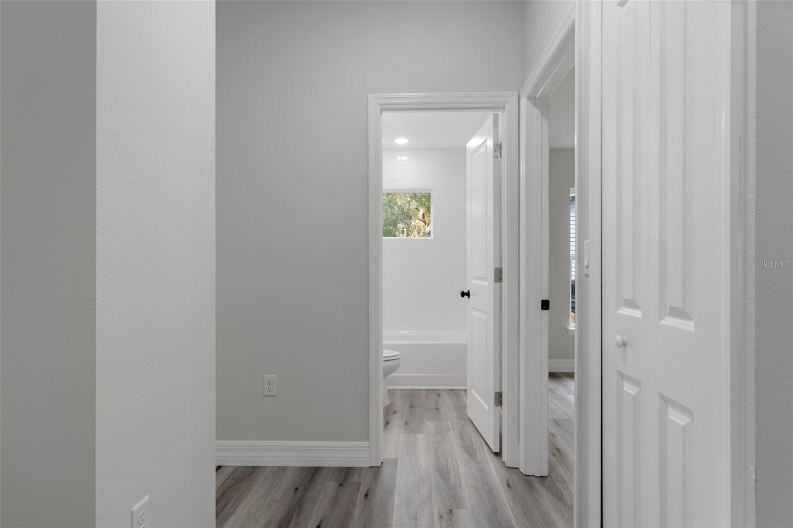 Listing photo id 21 for 43 Croft Ave.