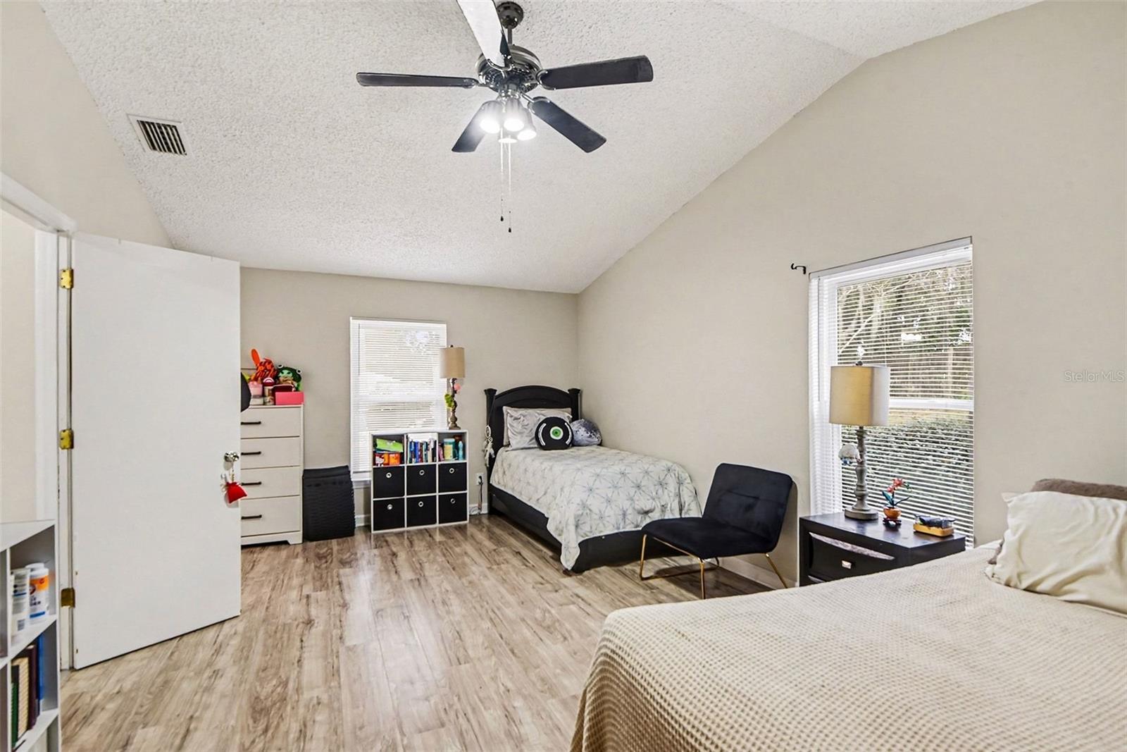 Image 17 of 23 For 3119 Shafton Avenue