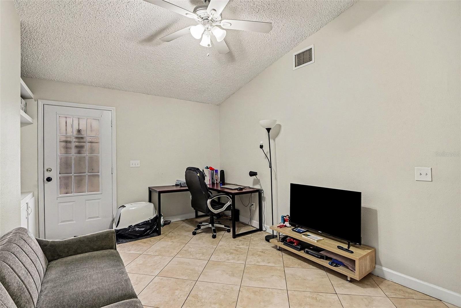 Image 20 of 23 For 3119 Shafton Avenue