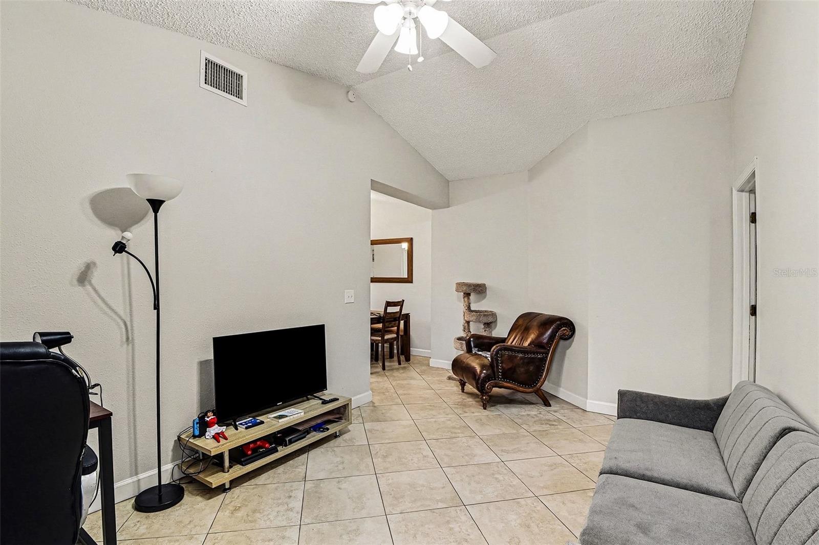 Image 21 of 23 For 3119 Shafton Avenue