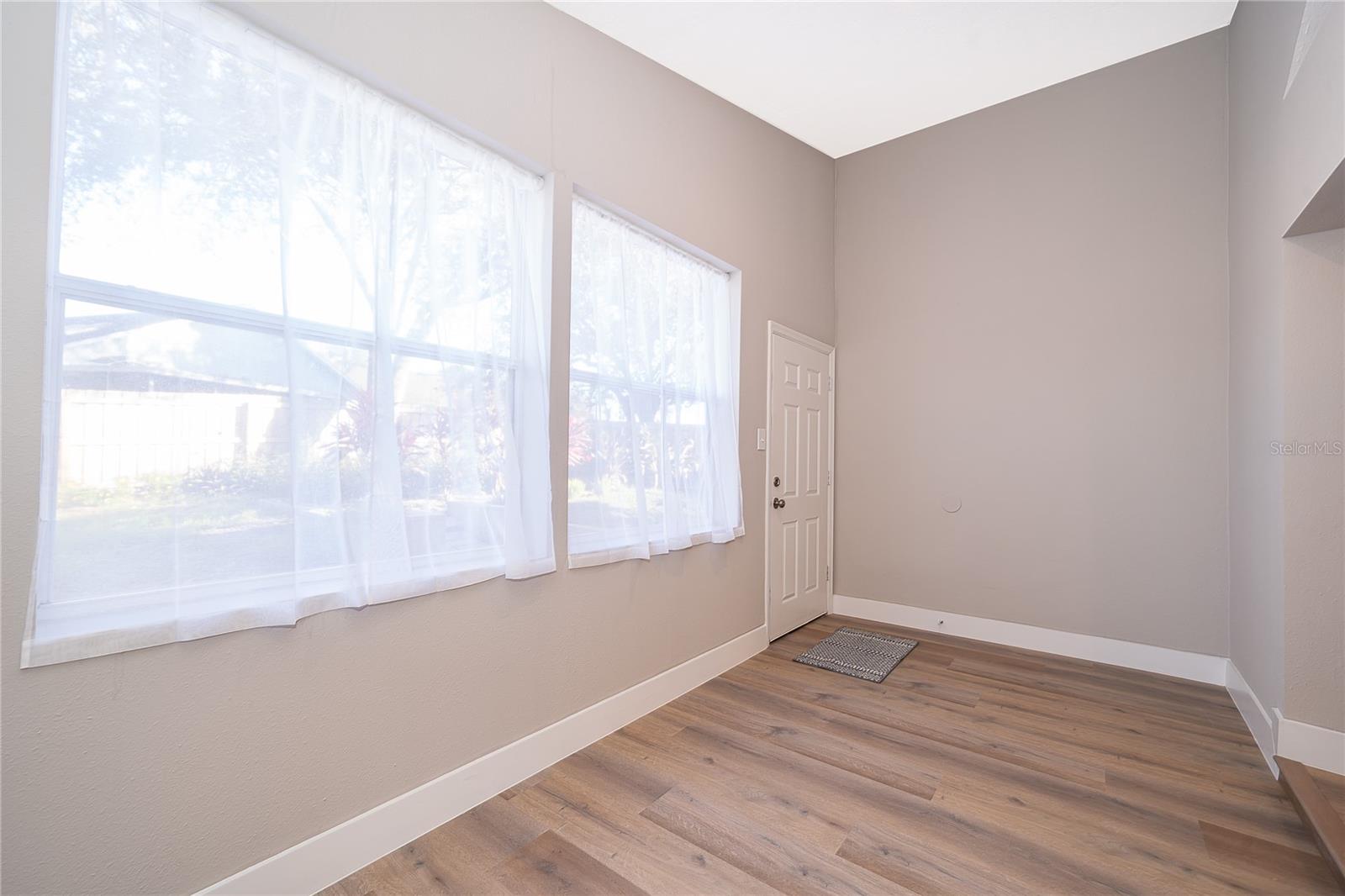 Image 11 of 22 For 1652 Riveredge Road