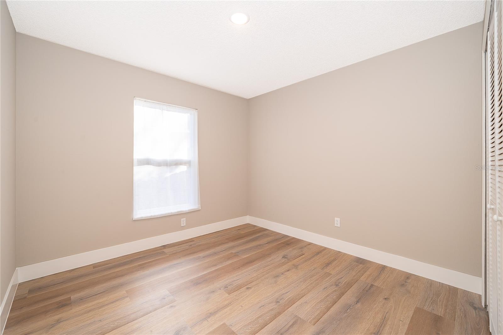 Image 14 of 22 For 1652 Riveredge Road