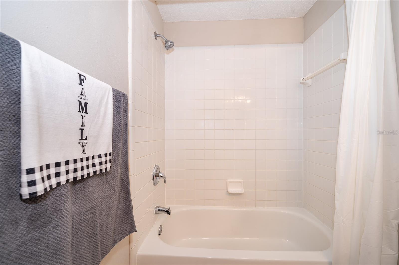 Image 17 of 22 For 1652 Riveredge Road