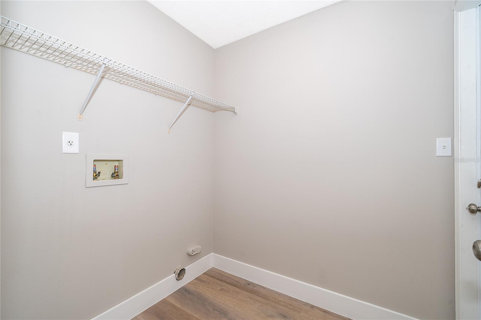 Image 18 of 22 For 1652 Riveredge Road