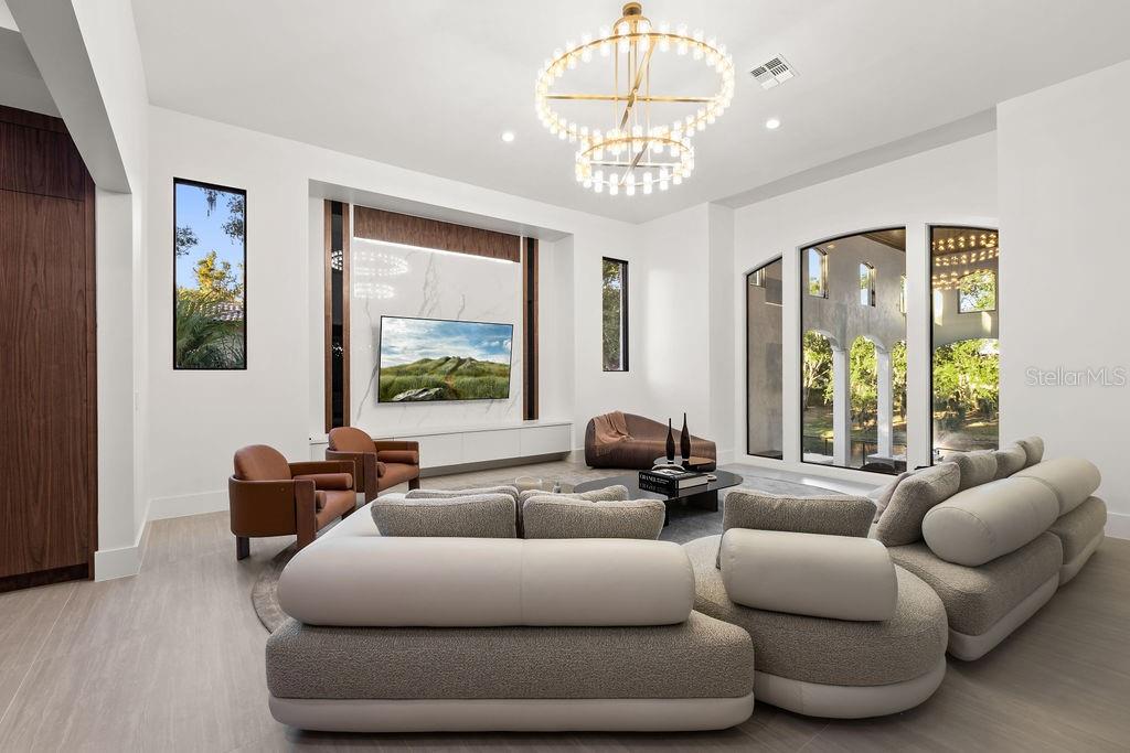 Image 18 of 55 For 9725 Chestnut Ridge Drive