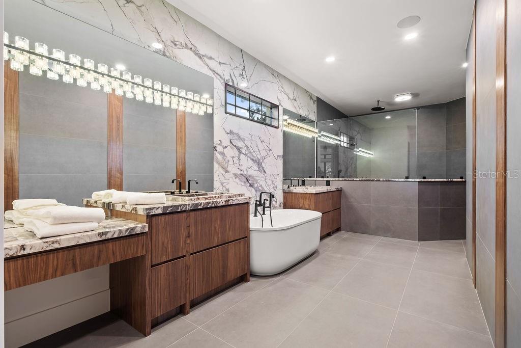 Image 25 of 55 For 9725 Chestnut Ridge Drive