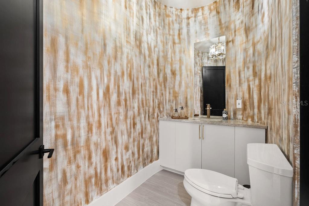 Image 32 of 55 For 9725 Chestnut Ridge Drive