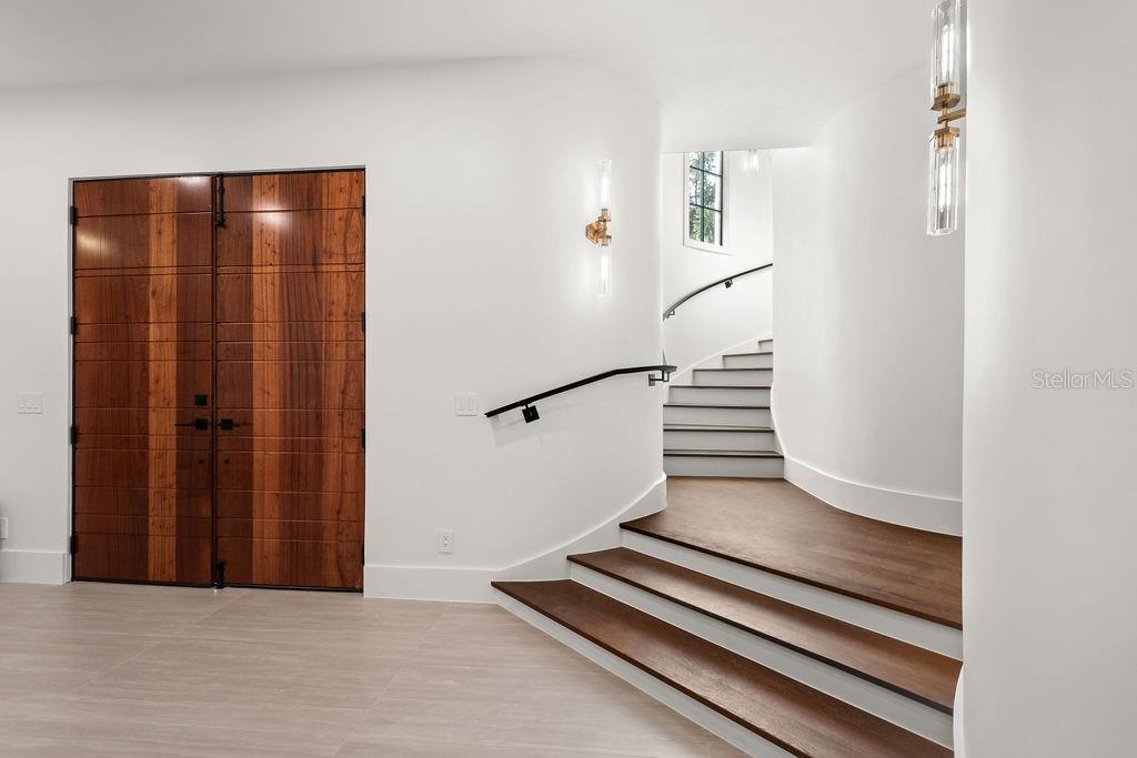 Image 33 of 55 For 9725 Chestnut Ridge Drive