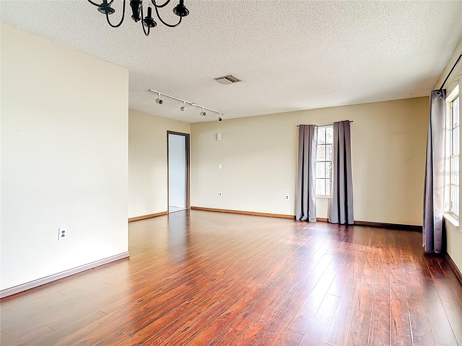 Image 7 of 50 For 28 Jasmine Drive