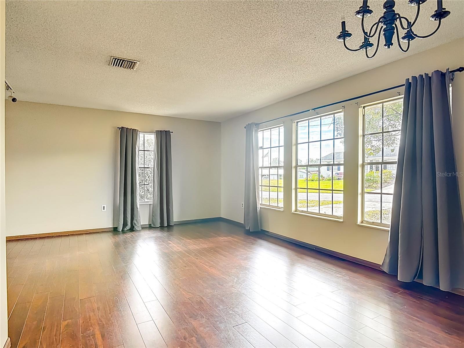 Image 8 of 50 For 28 Jasmine Drive