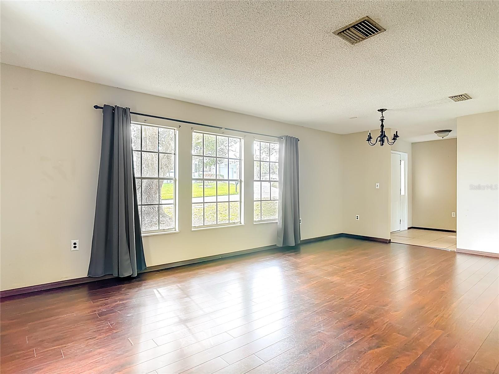 Image 9 of 50 For 28 Jasmine Drive