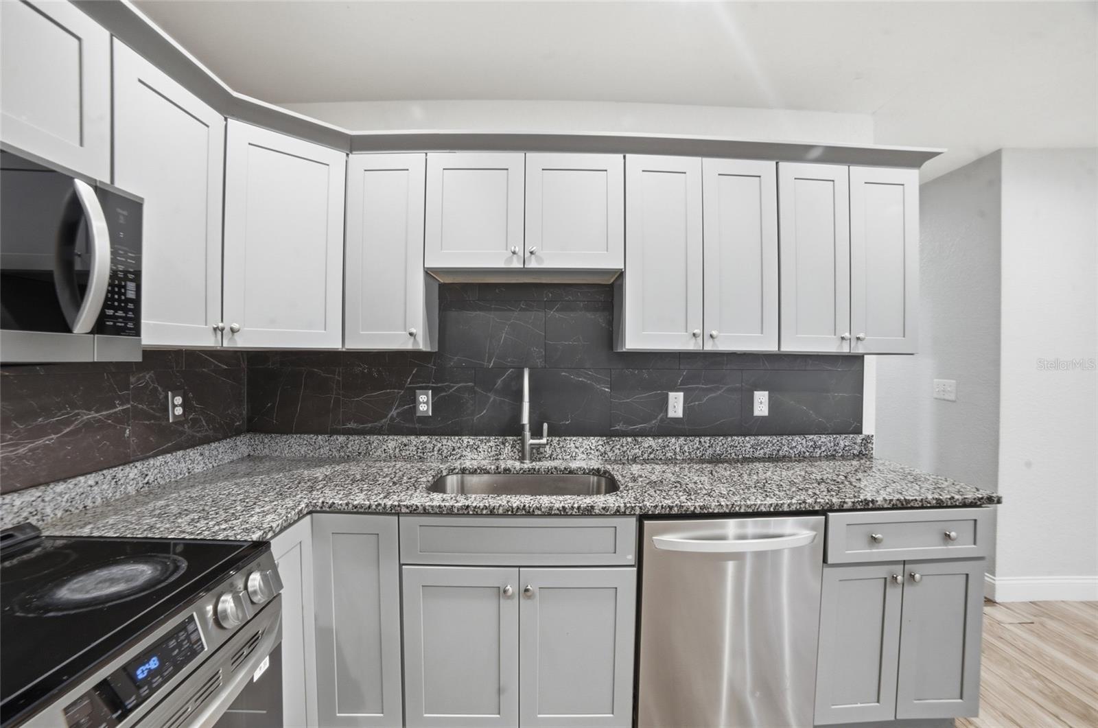 Image 10 of 38 For 722 22nd Street