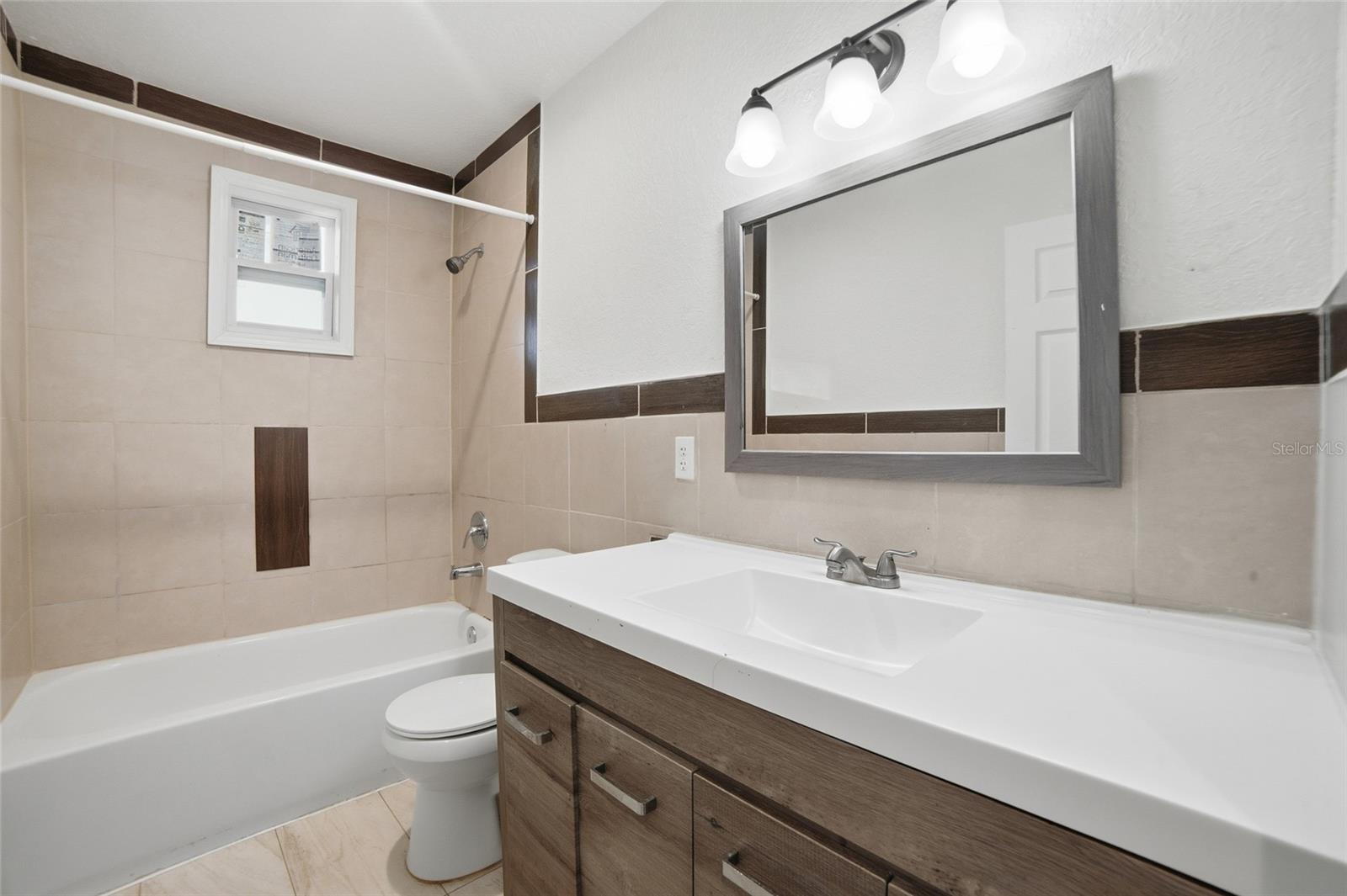 Image 14 of 38 For 722 22nd Street