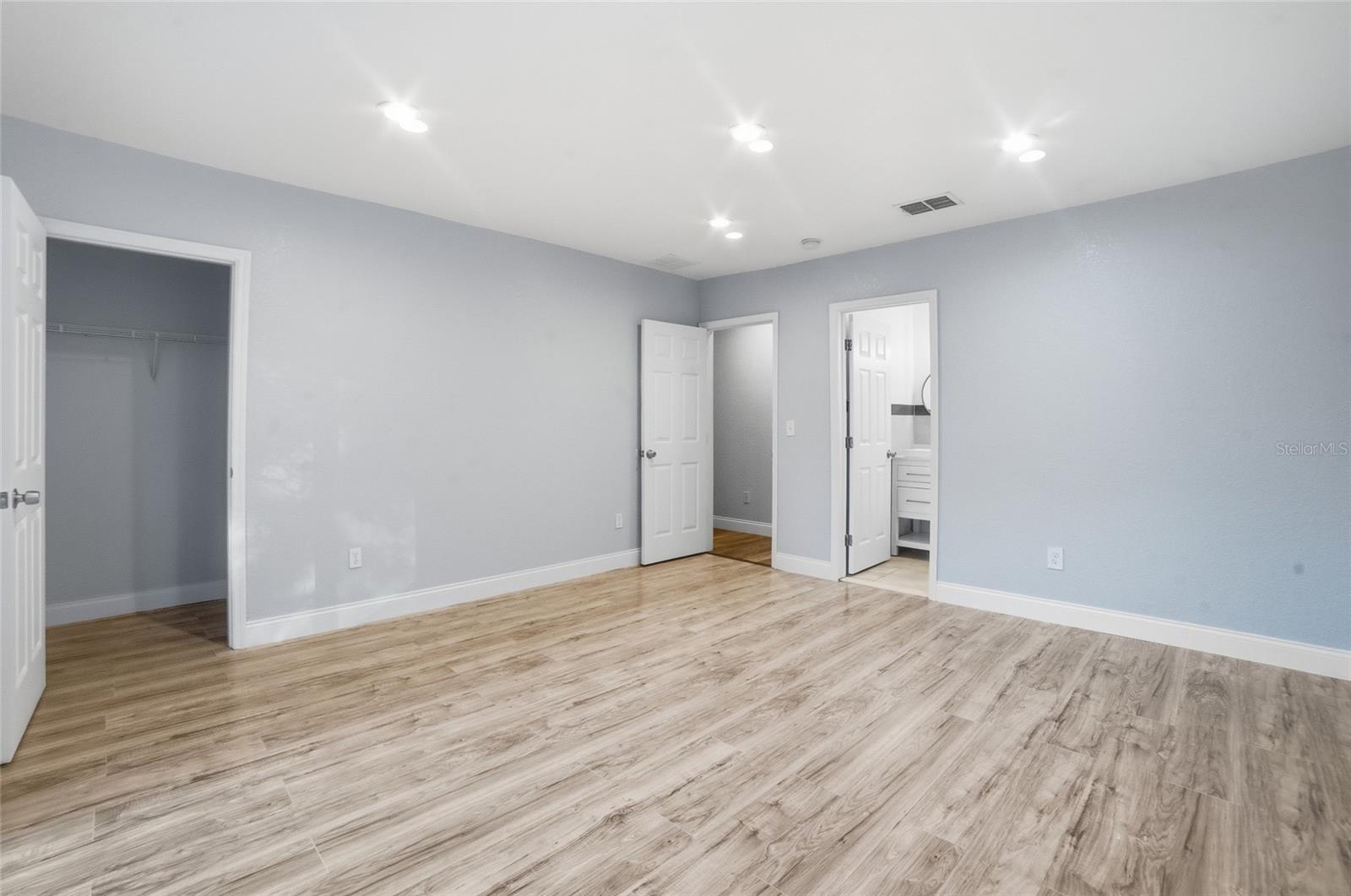 Image 17 of 38 For 722 22nd Street