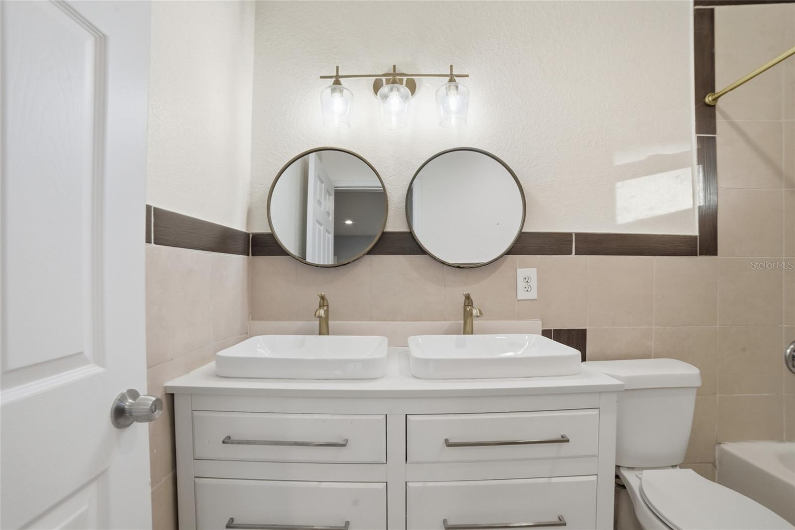 Image 19 of 38 For 722 22nd Street