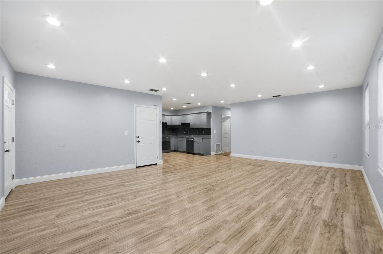 Image 4 of 38 For 722 22nd Street