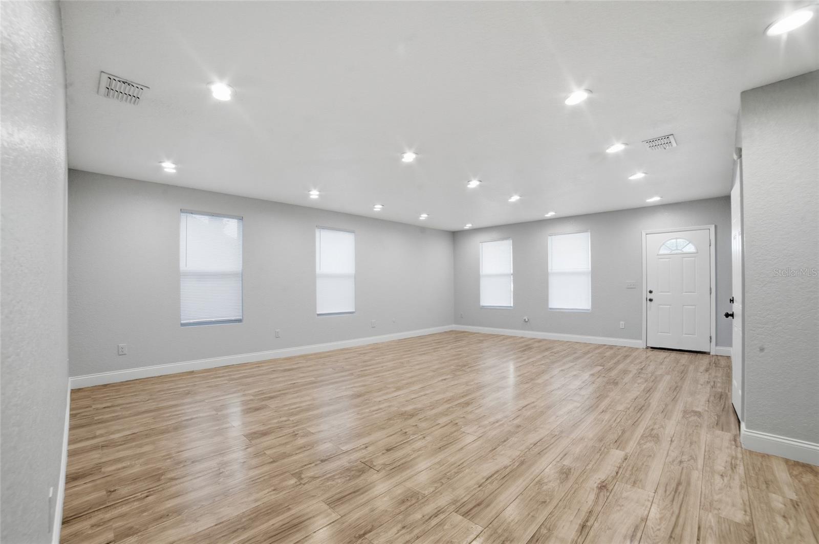 Image 6 of 38 For 722 22nd Street