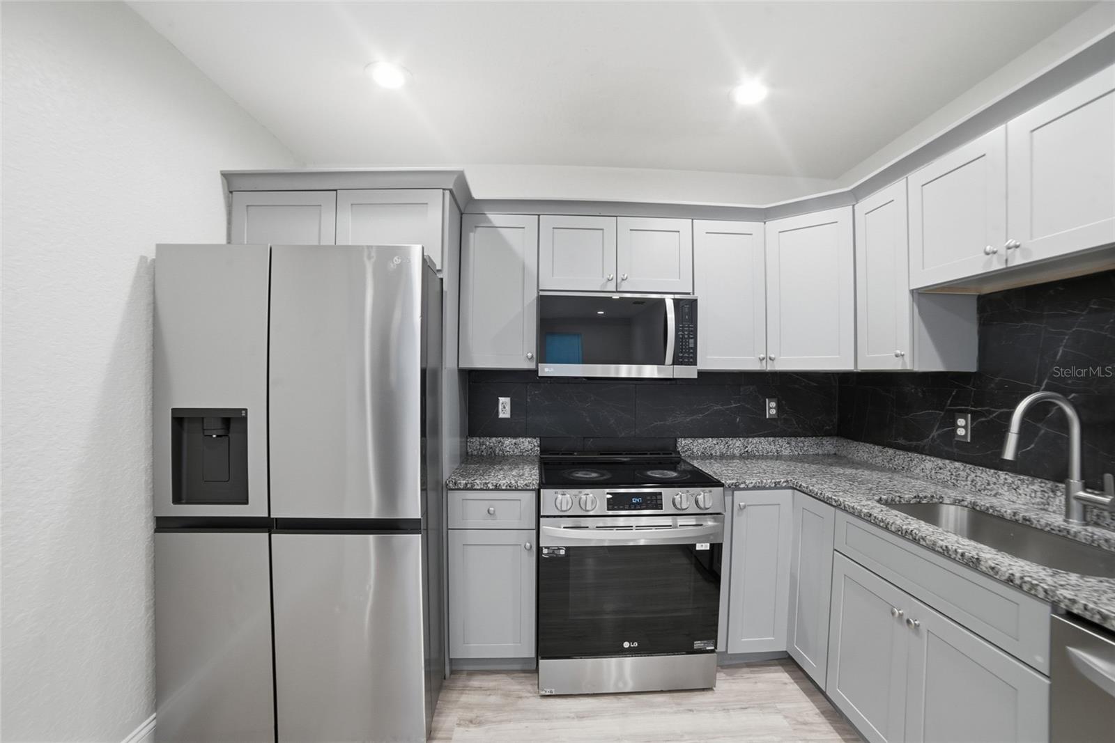 Image 9 of 38 For 722 22nd Street