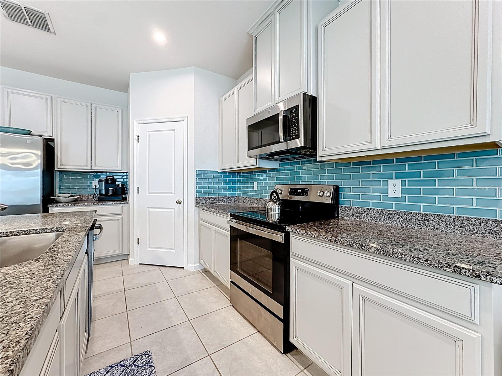 Image 11 of 58 For 692 Bloom Terrace