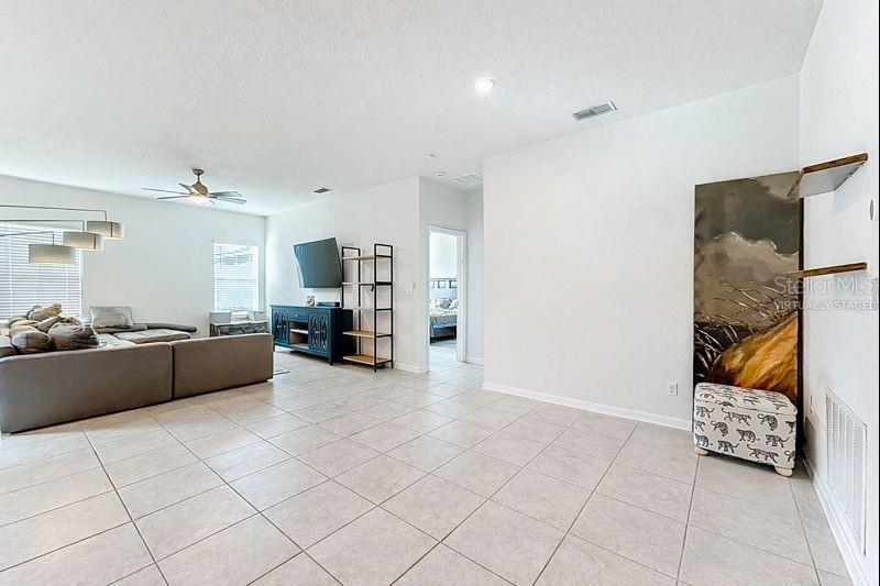 Image 5 of 58 For 692 Bloom Terrace