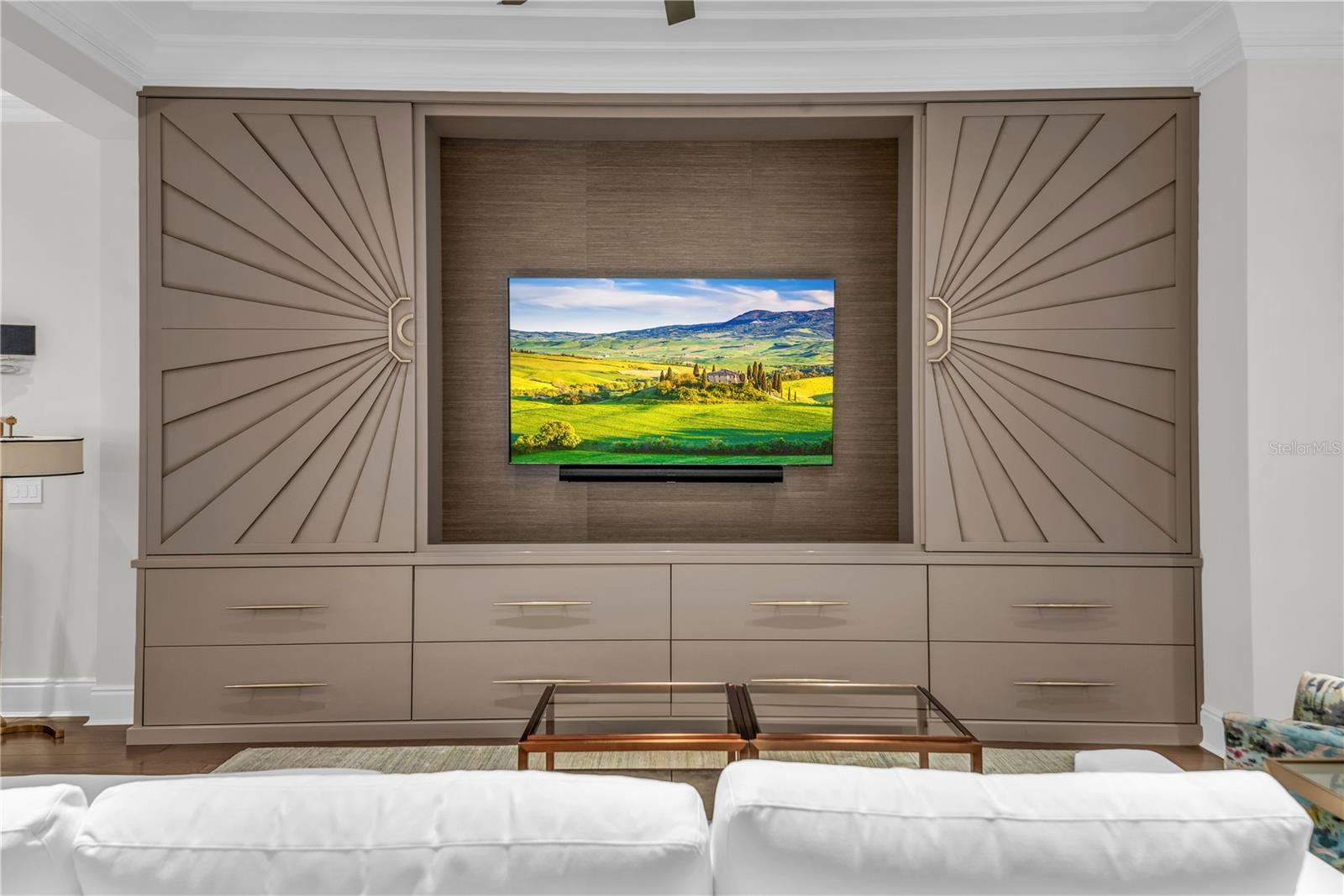 Image 16 of 86 For 637 Park Avenue