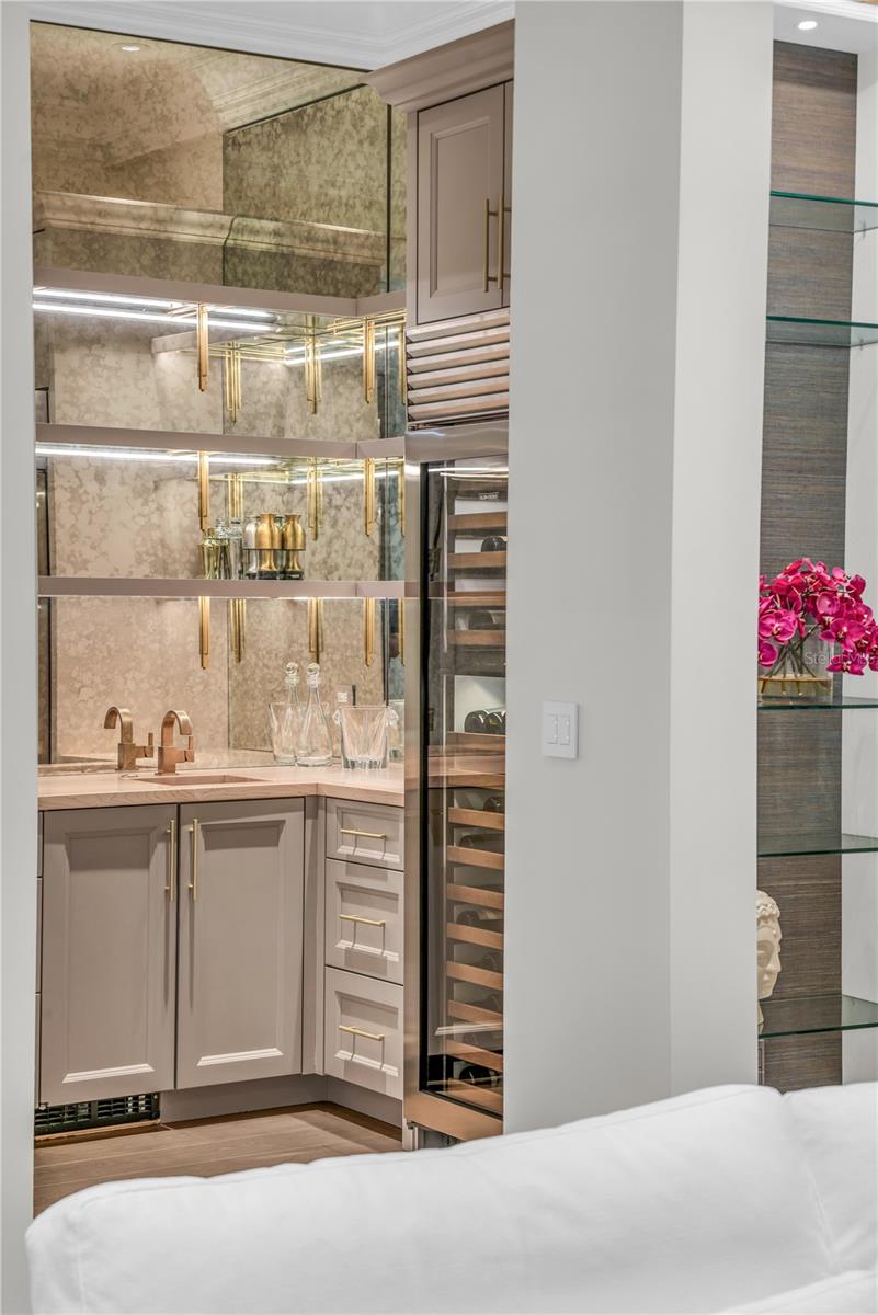 Image 18 of 86 For 637 Park Avenue