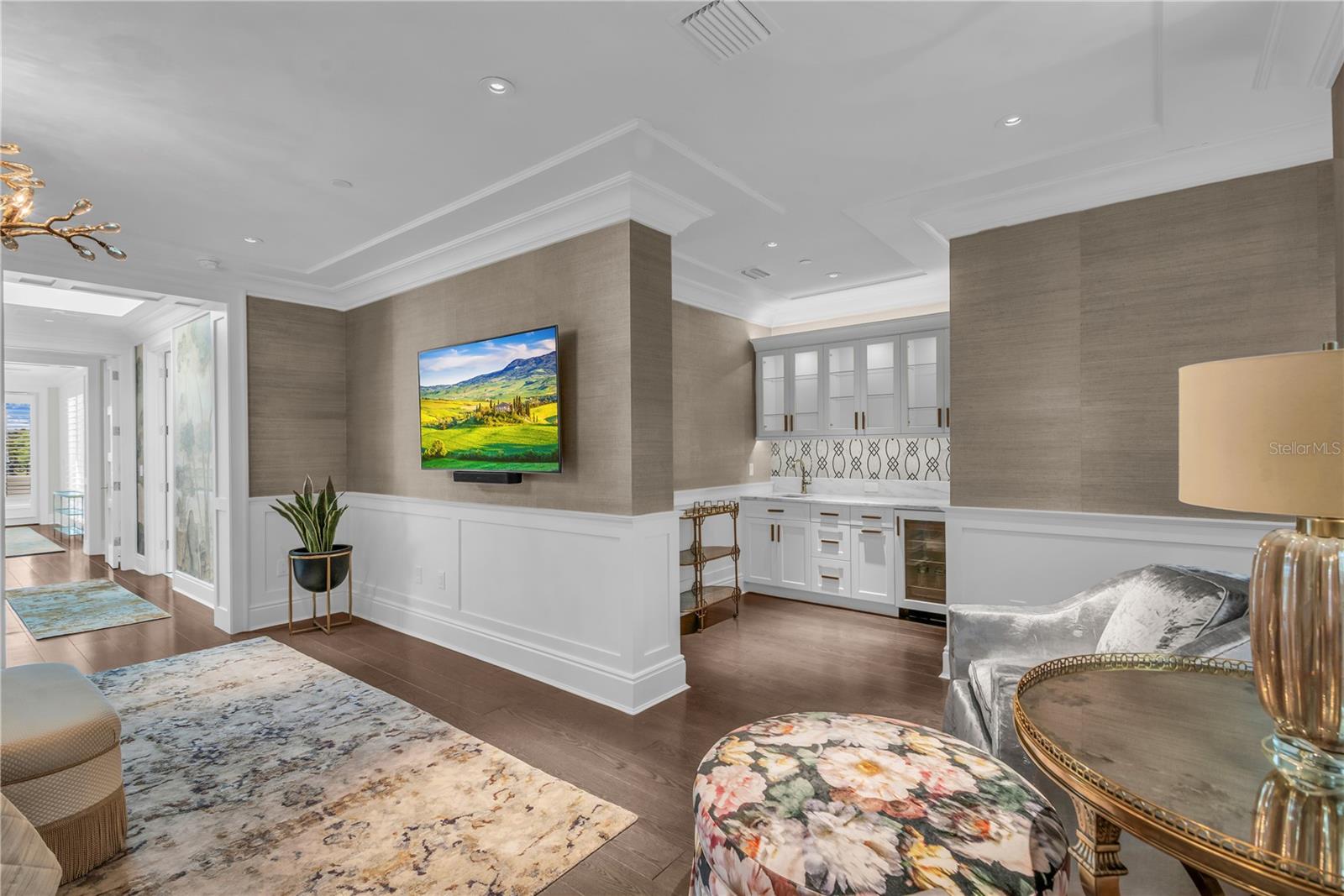 Image 25 of 86 For 637 Park Avenue