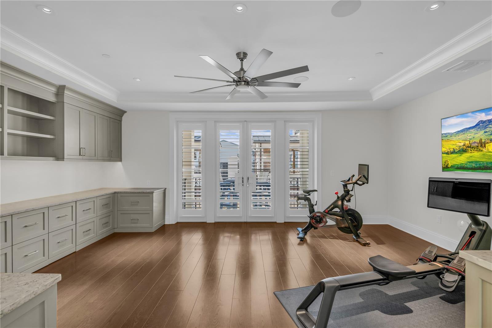 Image 41 of 86 For 637 Park Avenue