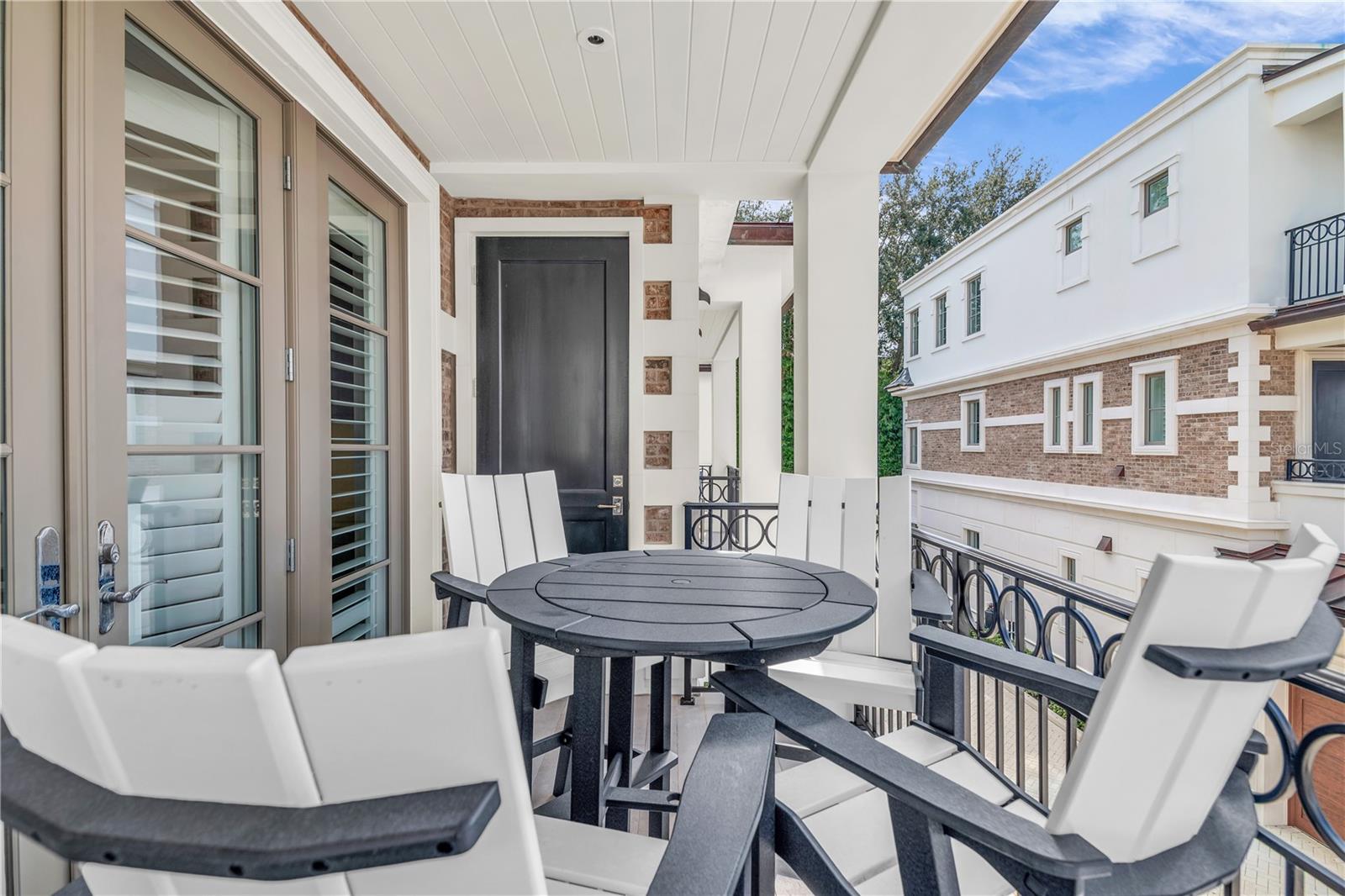 Image 45 of 86 For 637 Park Avenue