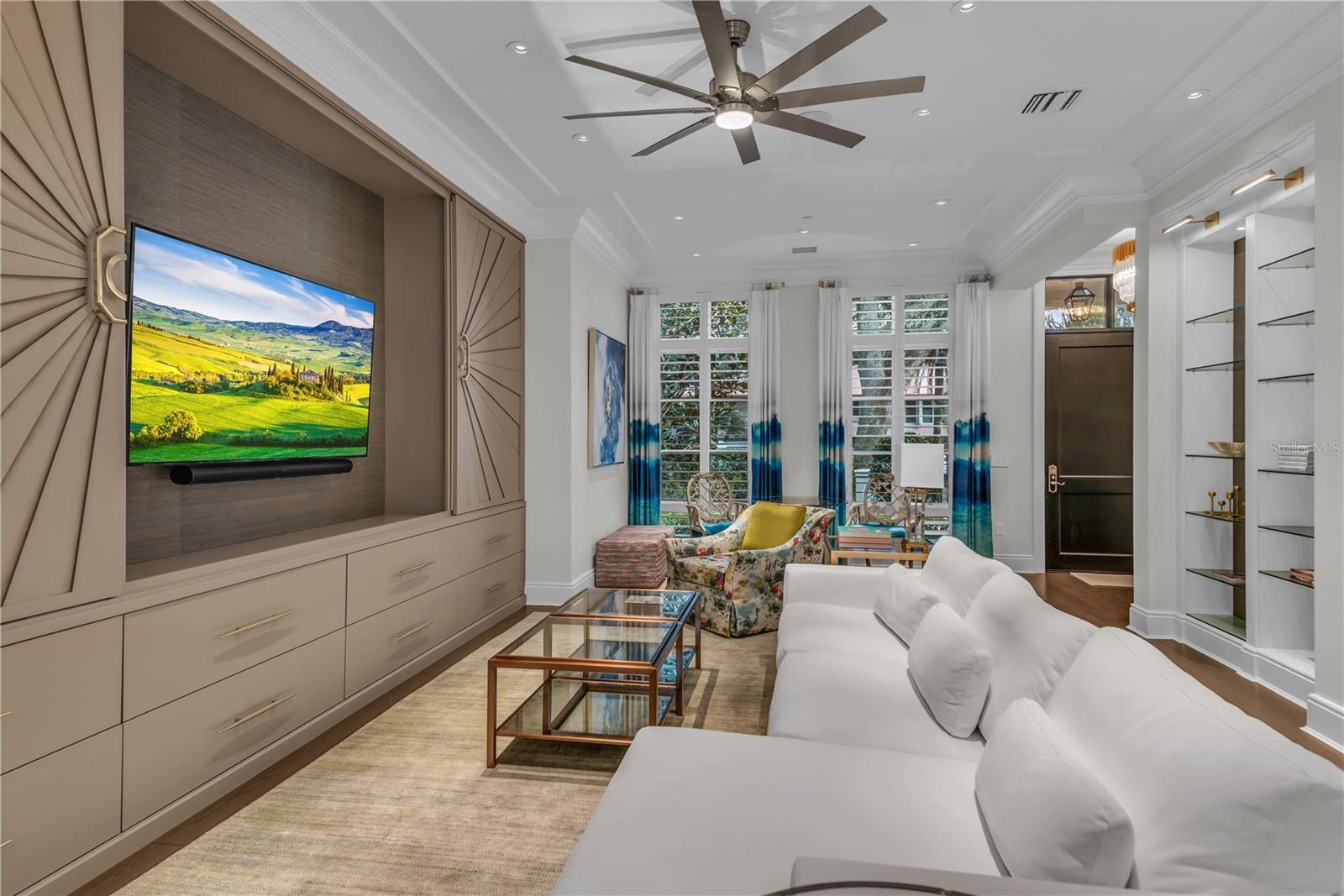 Image 5 of 86 For 637 Park Avenue