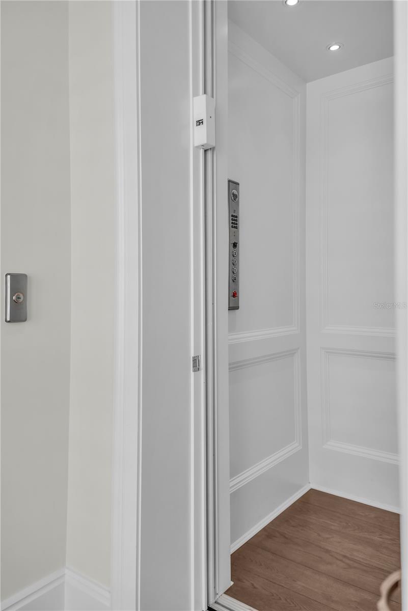 Image 58 of 86 For 637 Park Avenue